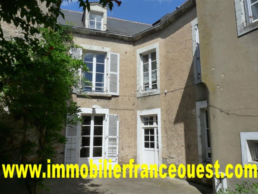 immobilier Sarthe (72):Maison bourgeoise - Sablé sur Sarthe centre