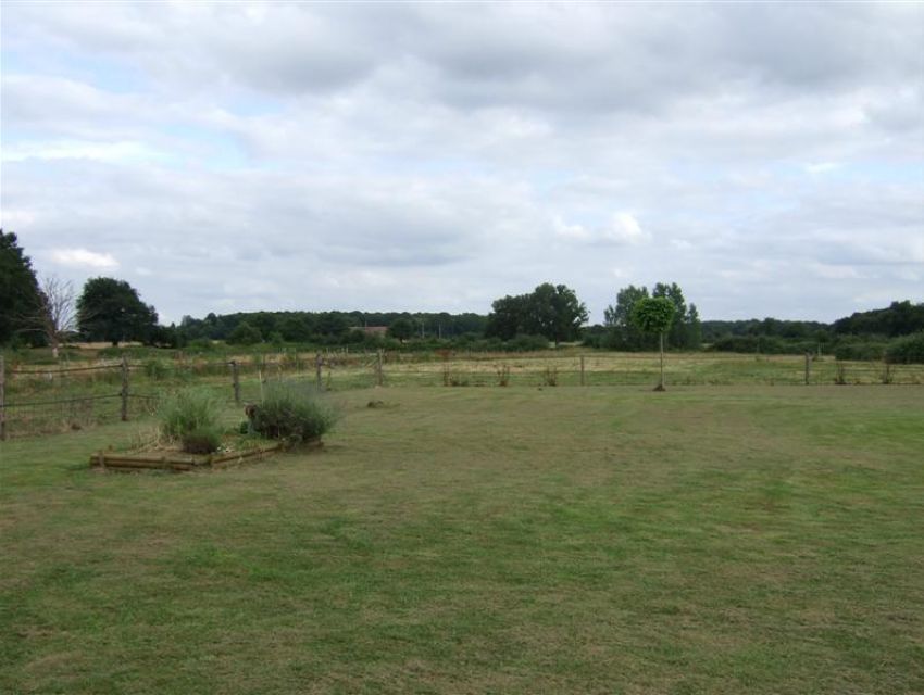 immobilier Sarthe (72):Prairies avec hangar