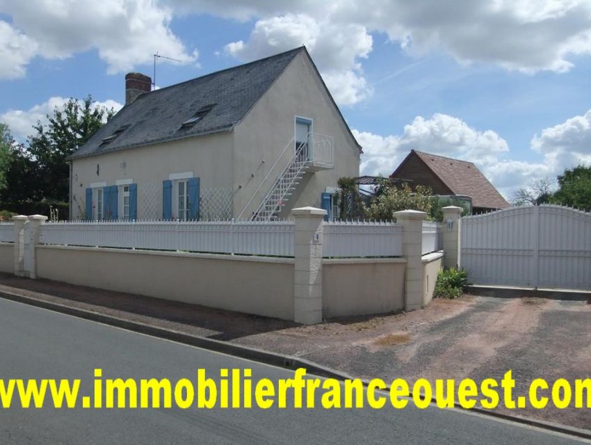 immobilier Sarthe (72):11. Maison bien protégée.