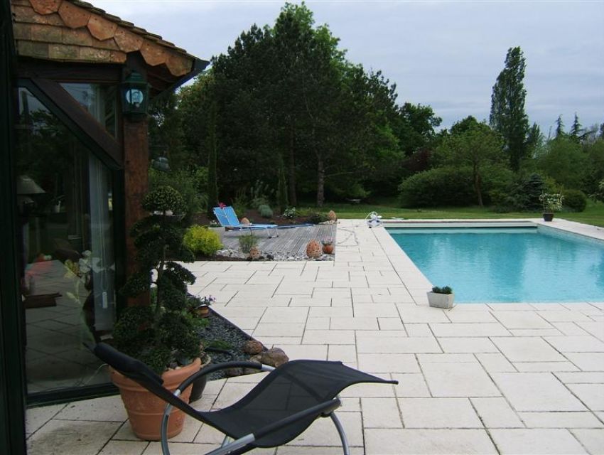 immobilier Sarthe (72):11. Piscine avec terrasse
