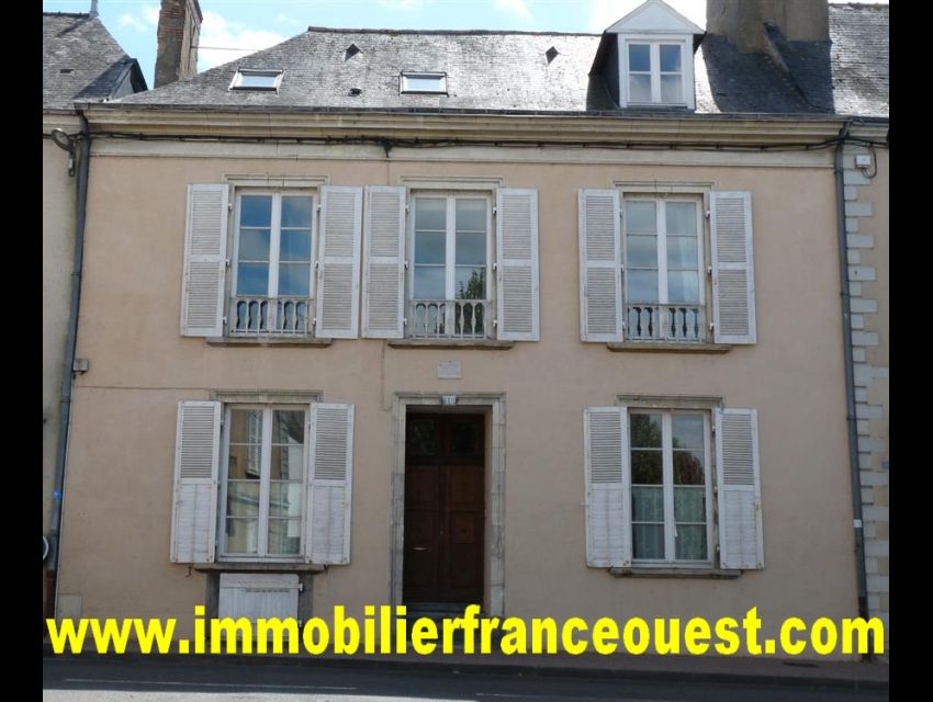 immobilier Sarthe (72):12. Façade, autre côté.