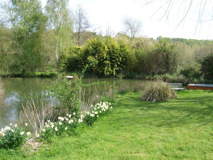 immobilier Sarthe (72300) - Maison avec chambres en plain-pied etang sur le terrain