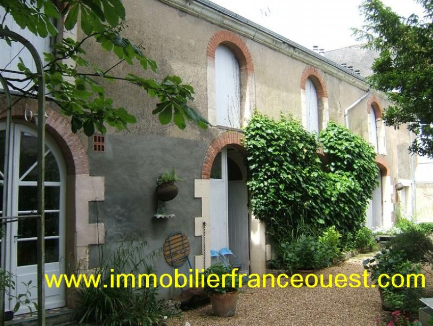 immobilier Sarthe (72):Maison bourgeoise à vendre - Centre ville Sablé sur Sarthe