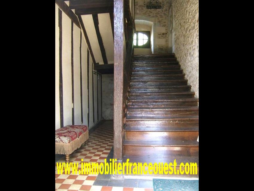 immobilier Sarthe (72):Presbytere - Ancien prieuré à 10 mn de Sablé (TGV Paris 1h15)