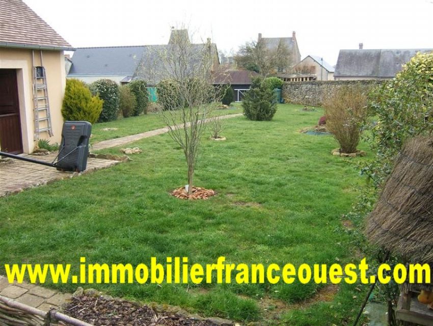 immobilier Sarthe (72): proximité Sablé-sur-Sarthe 72300 - maison villageoise - charme et caractère 