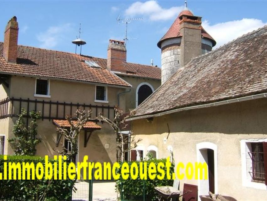 immobilier Sarthe (72):15 min Sud Sablé - Propriété campagnarde, idéale pour gîte ou chambres d'hôte