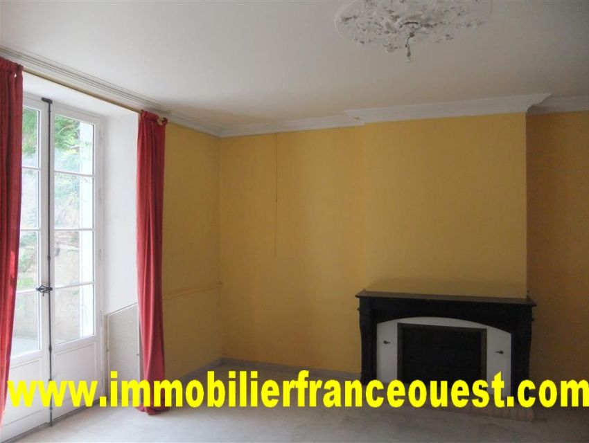 immobilier Sarthe (72):Maison bourgeoise - Sablé sur Sarthe centre