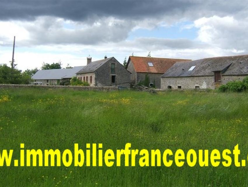 immobilier Sarthe (72):5. Nombreuses dépendances à l'écart.