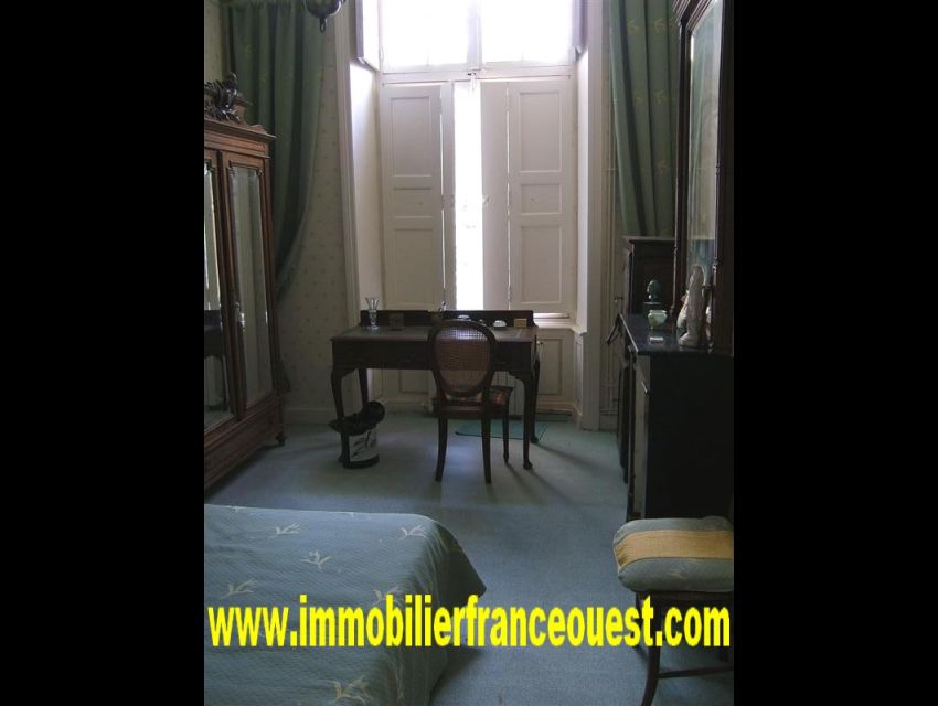 immobilier Sarthe (72):6. Autre chambre du logis principal.