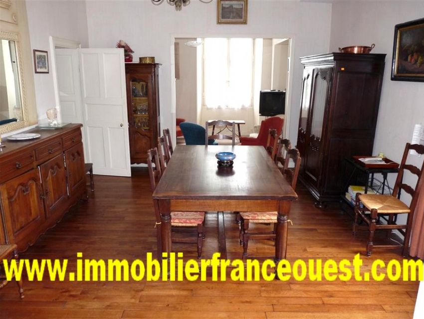immobilier Sarthe (72):6. Salle à manger suivie d'un petit salon.