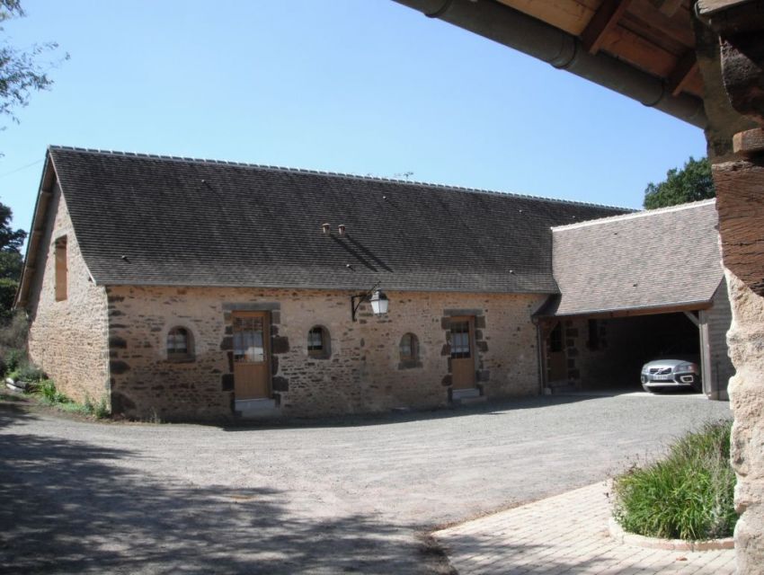 Propriété avec maison d'amis et dépendances attenantes -possible gîte - proximité le Mans universités