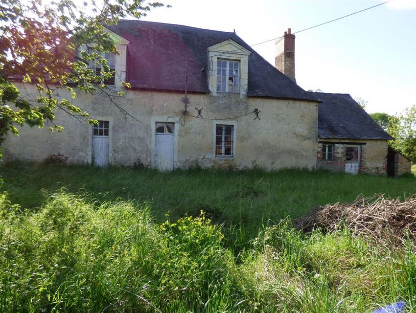 Maison de maître à restaurer - région Sablé - secteur Morannes - Axe Sablé / Angers