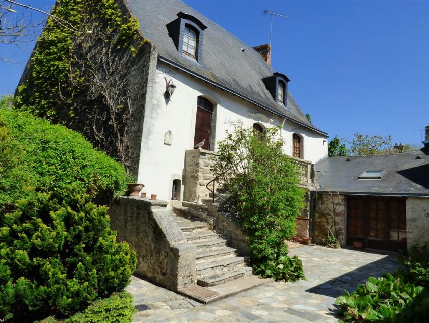 maison et demeure historique - ancienne auberge du XVème siècle - 