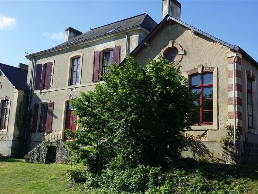 Propriété villageoise avec maison familiale et jardin clos - Sud-Ouest le Mans