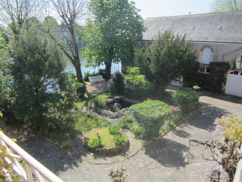 Jardin clos et accès rivière  maison de caractère centre ville  Sablé sur Sarthe 72