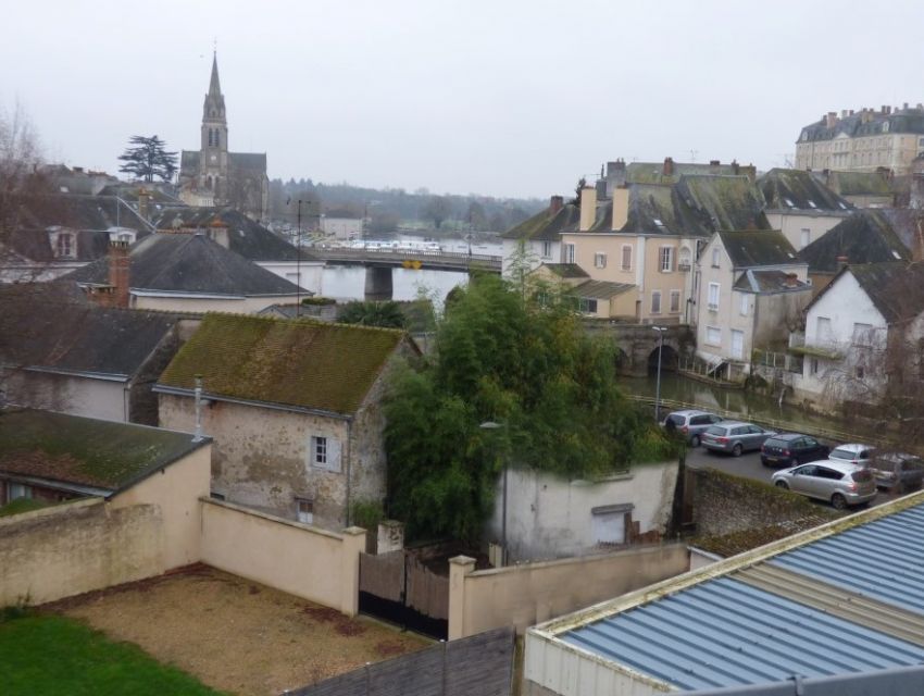 Sarthe - Sablé sur Sarthe - 72300 - Maison bourgeoise en centre ville avec vue sur le chateau de Sablé sur Sarthe (XVIIIe) 