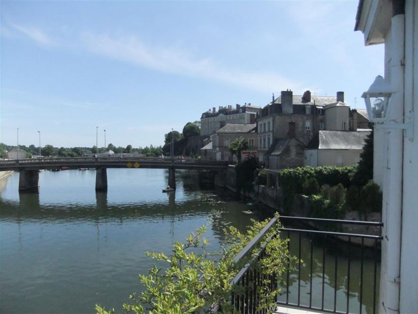 Appartement avec vue imprenable sur la rivière 'Sarthe' et le château de Sablé sur Sarthe