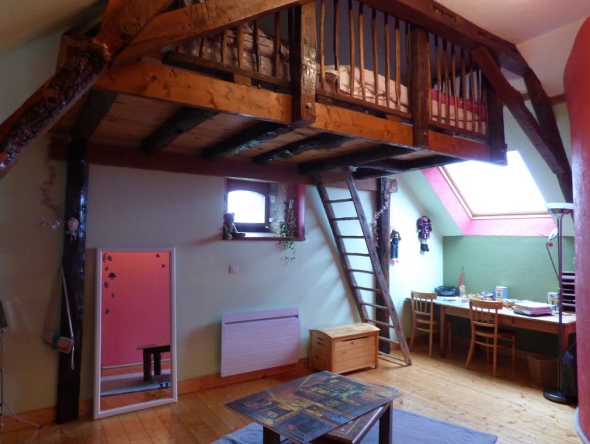 15 minutes de Sablé sur Sarthe 72300 Fermette restaurée Chambre avec lit en mezzanine  