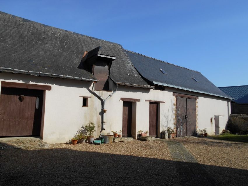 Maison de village avec dépendances proche de Sablé sur Sarthe