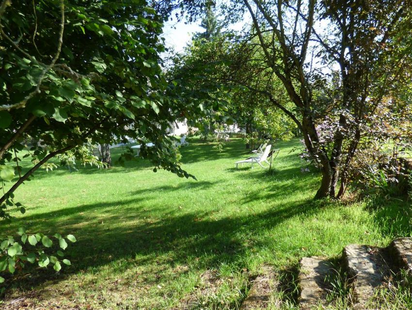 Sablé-sur-Sarthe centre ville maison avec jardin clos de murs. 