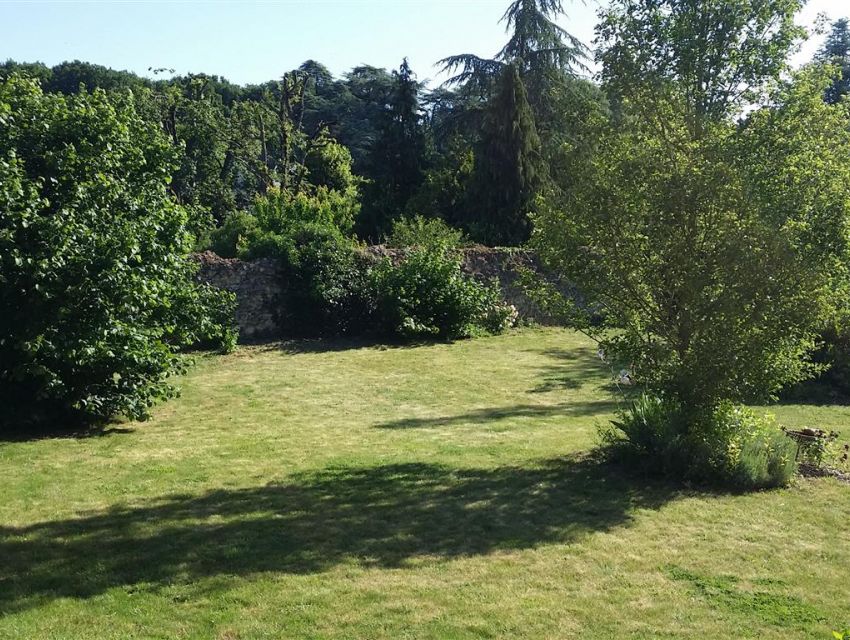 Maison familiale sud Ouest le Mans avec jardin clos de murs