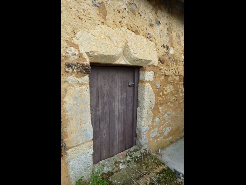 Linteau de porte origine XVème - Pierre de taille sculptée.