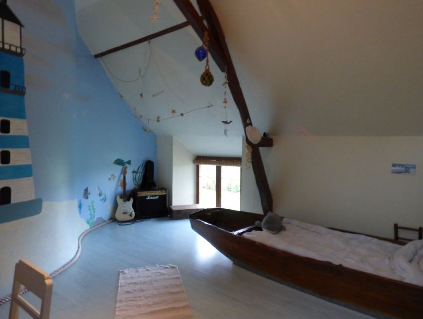 Propriété en campagne Secteur Noyen sur Sarthe 72430 Chambre avec lit bateau 
