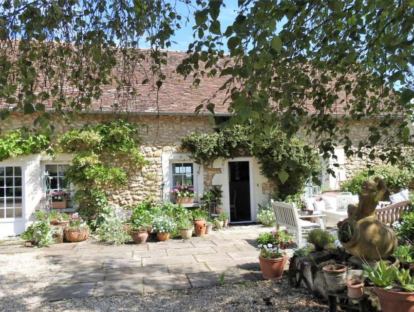 Propriété de charme 8 minutes centre ville La Flèche Sarthe composée de deux habitations restaurées et dépendances