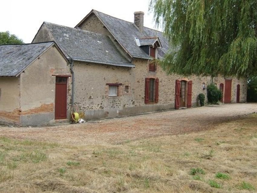 Longère - corps de ferme avec dépendances - Saint Denis d'Anjou (Mayenne) 