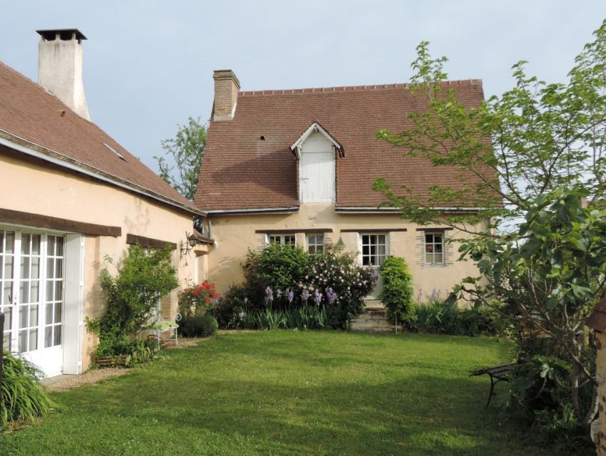 Charmante propriété villageoise au calme Maison ancienne restaurée chambre plain-pied jardin garage