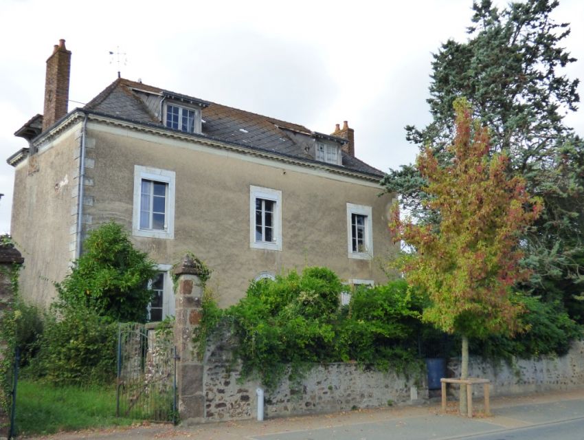 Maison XIXème à restaurer - région de Sablé sur Sarthe (72300) - Département Sarthe - Authentique maison bourgeoise à restaurer 