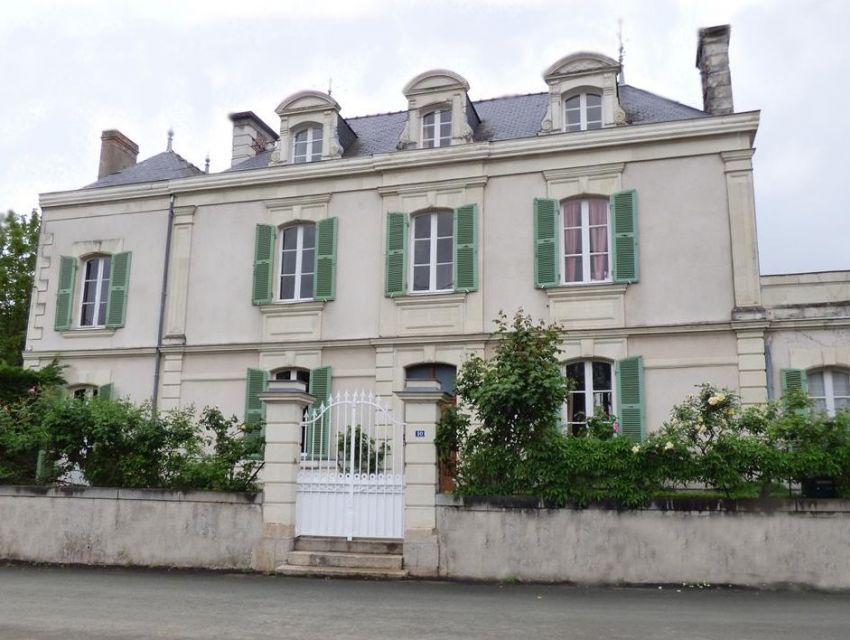 maison de caractere en Anjou - maison 18eme avec lucarnes à frontons lobés
