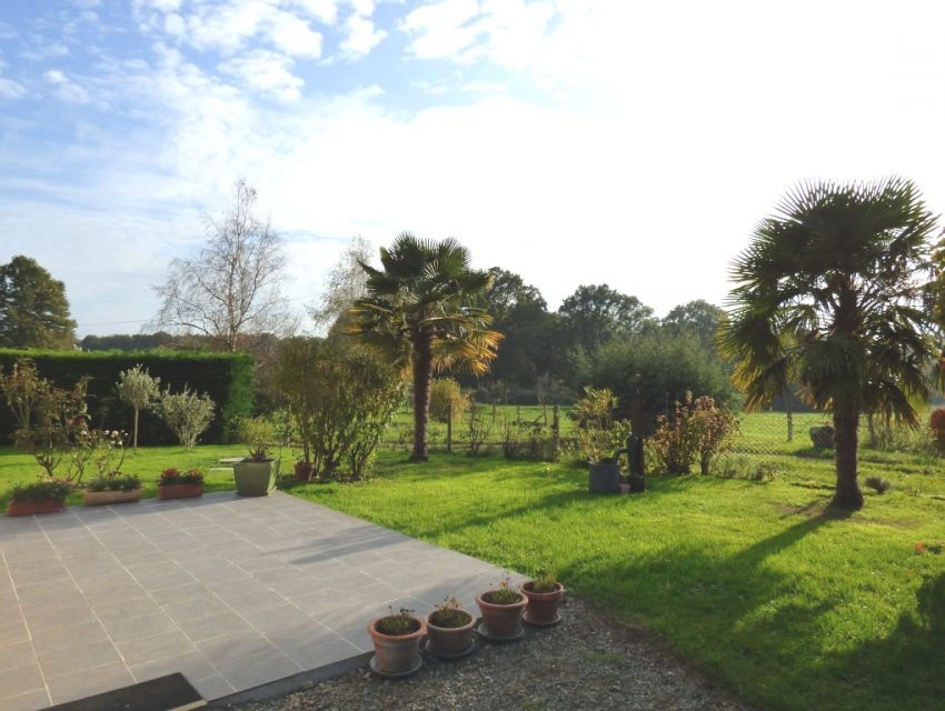 Maison de campagne terrasse vue dominante environnement boisé Région Sablé-sur-Sarthe-Le Mans Sarthe