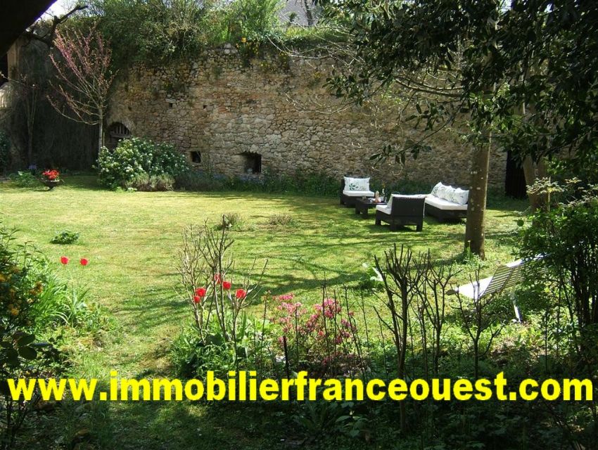 immobilier Sarthe (72):Demeure de caractere - Sablé /Sarthe 10min.TGV Paris 1H15