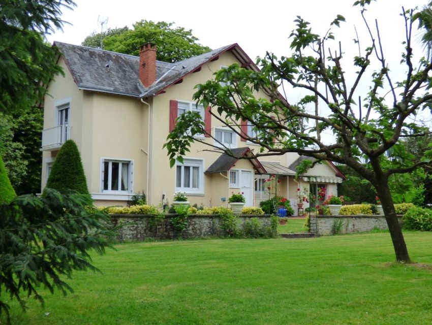 Maison de maître - maison de caractère avec dépendance et jardin - 72300 Sablé sur Sarthe