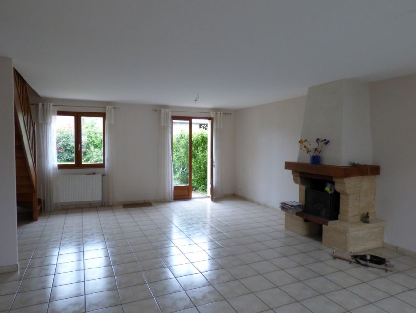 sable sur sarthe, maison individuelle 4 pièces, chambre et bain en plain pied