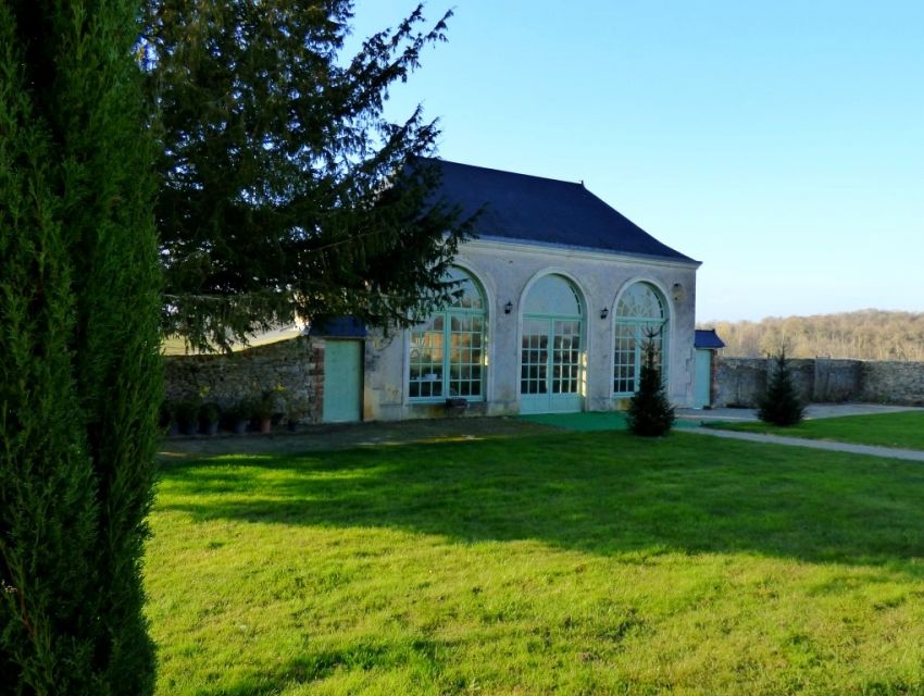 Orangerie authentique dans le jardin-parc 