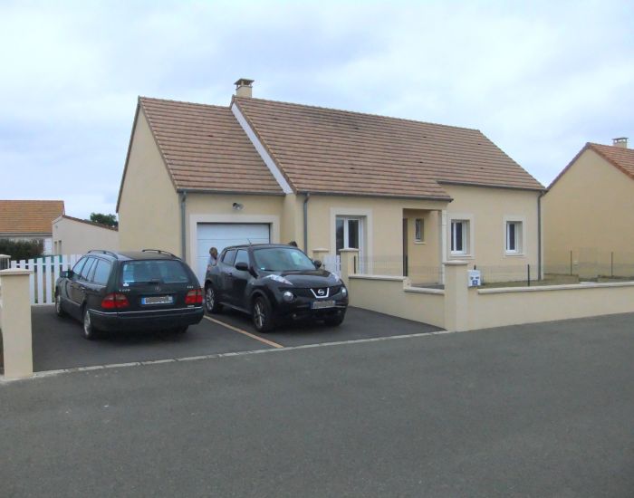 Parcé Sur Sarthe (72300), location maison 3 chambres, plain pied; garage et terrain