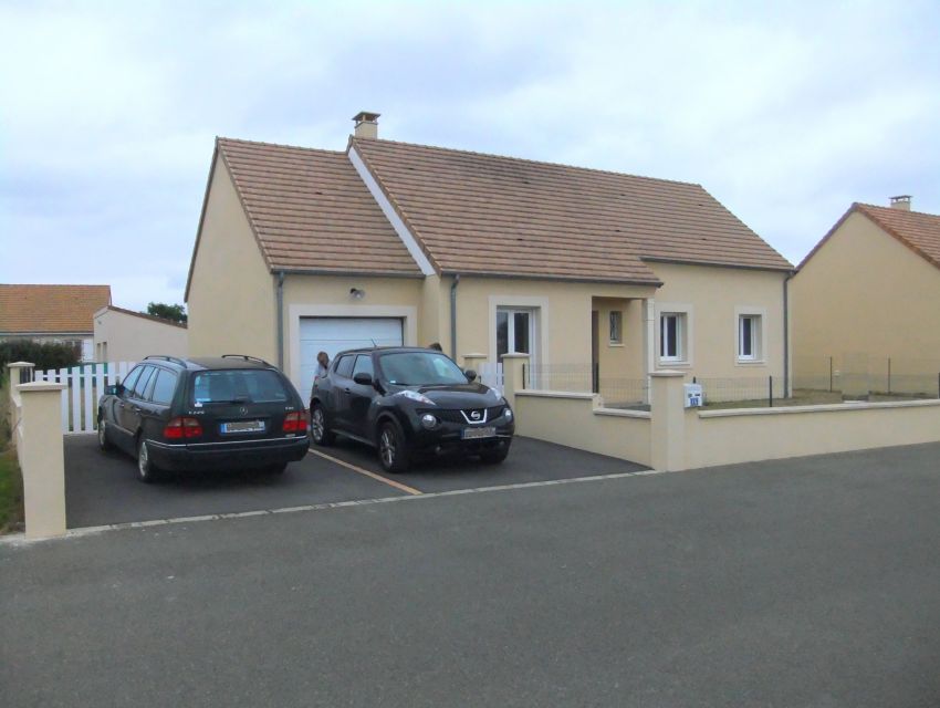 Parcé Sur Sarthe (72300), location maison 3 chambres, plain pied; garage et terrain