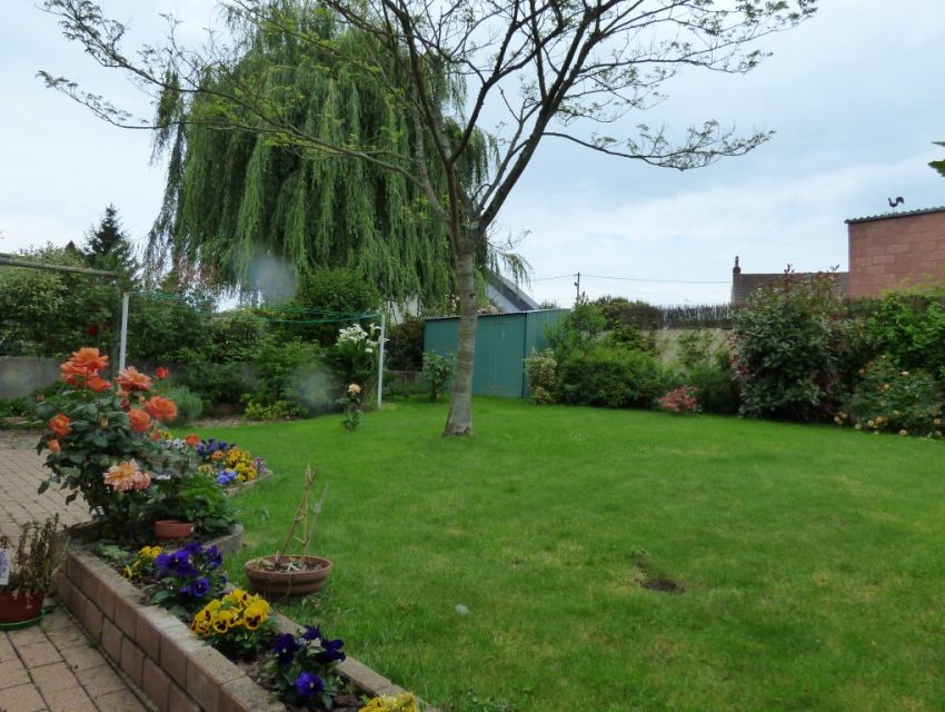 sable sur sarthe 72300 maison 4 pièces avec garage attenant, jardin clos 