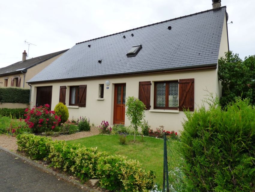pavillon sable sur sarthe, 4 pièces, chambre plain pied, terrasse, jardin clos et garage