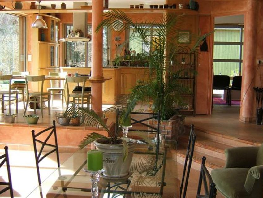 immobilier Sarthe (72) pièce de vie et séjour - sol carrelé de terre-cuite avec plancher chauffant 