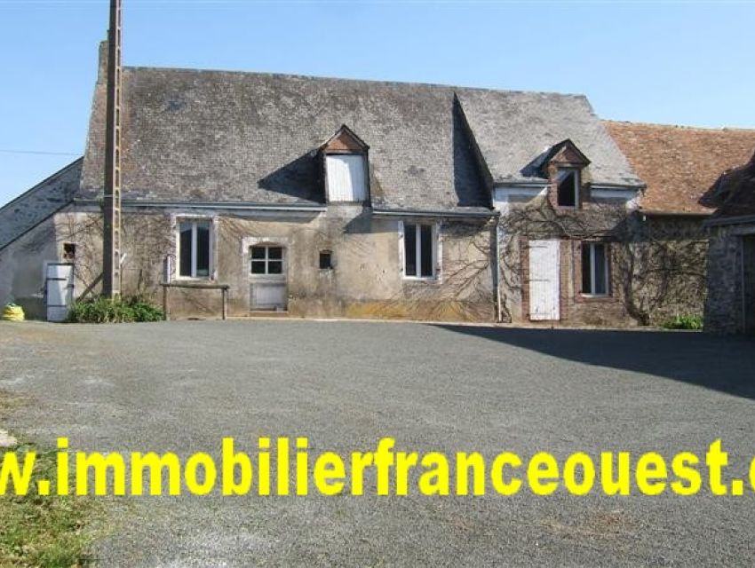 immobilier Sarthe (72):Propriété en bord de rivière  - 5 Minutes Sablé (TGV Paris 1h15)