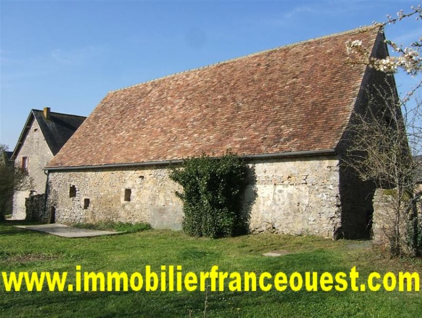 immobilier Sarthe (72):Propriété en bord de rivière  - 5 Minutes Sablé (TGV Paris 1h15)
