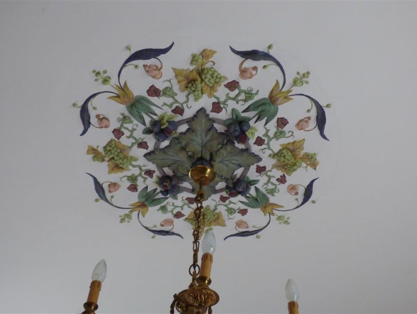 Plafond orné de rosace d'époque XVIIIeme.