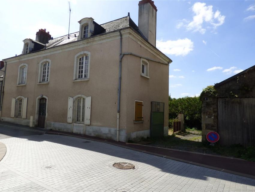 maison de caractère à Sablé sur Sarthe avec terrain en bord de rivière 'la Sarthe'