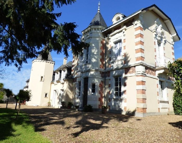 Propriété - Maison de caractere - Sable sur Sarthe -72300