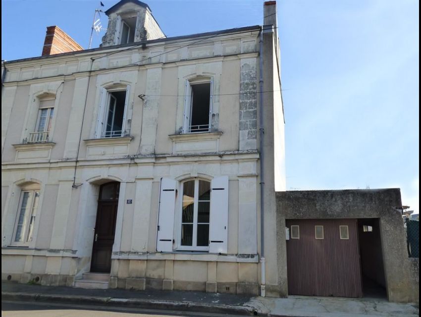 Maison de centre ville - Sablé Sur Sarthe (72300) - avec cour et garage