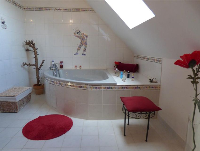 Grande maison bourgeoise - centre ville - Sablé sur Sarthe - 72300 - Salle de bains privative 