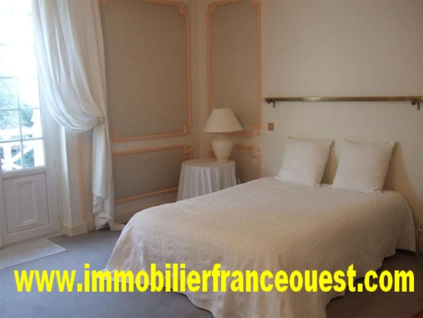 immobilier Sarthe (72) Propriété de caractère - style Anglo-Normande.
